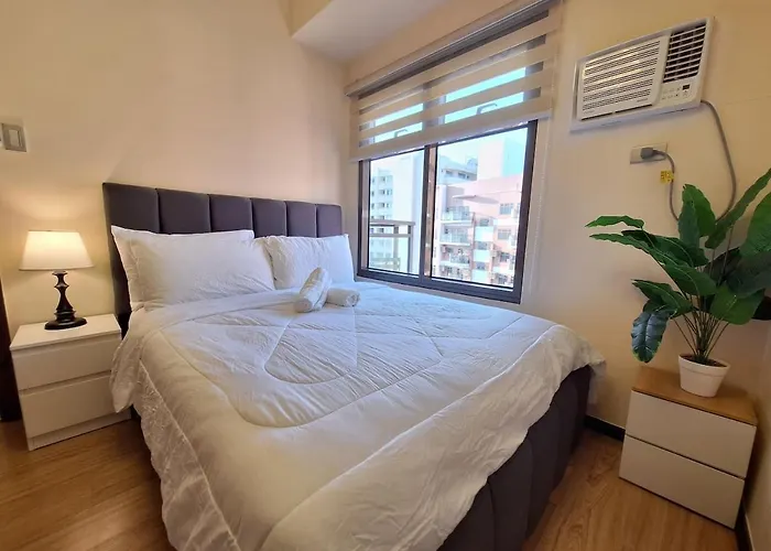 Big 1br Balcony -60sqm-pet -parking -moa,picc,ccp,wtc * Manila