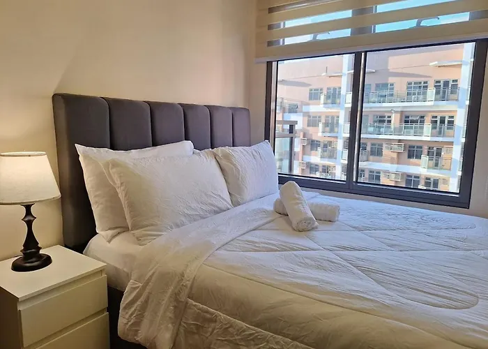 Big 1br Balcony -60sqm-pet -parking -moa,picc,ccp,wtc Apartamento
