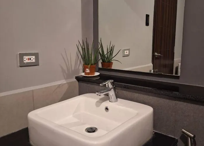 Big 1br Balcony -60sqm-pet -parking -moa,picc,ccp,wtc