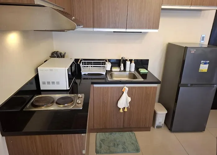 Big 1br Balcony -60sqm-pet -parking -moa,picc,ccp,wtc *