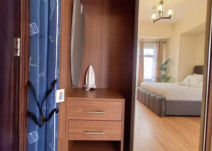 Big 1br Balcony -60sqm-pet -parking -moa,picc,ccp,wtc Manila