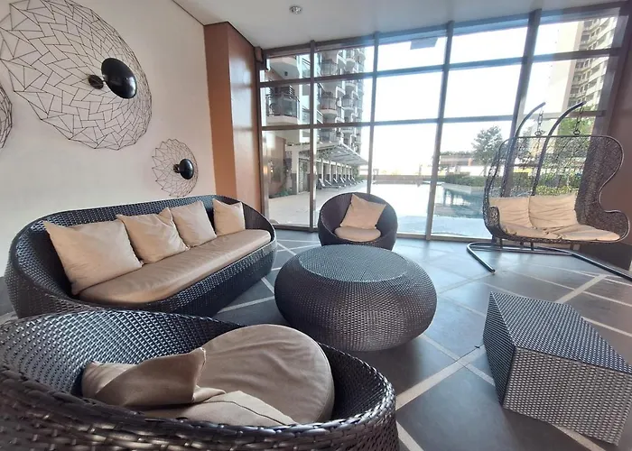 Big 1br Balcony -60sqm-pet -parking -moa,picc,ccp,wtc Manila