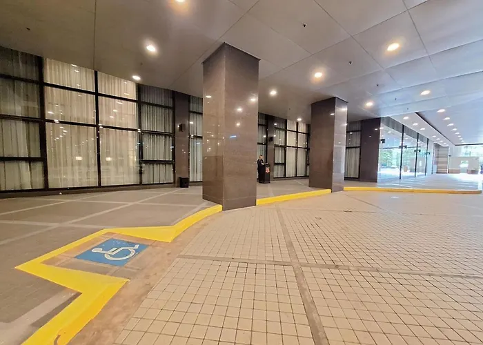 Big 1br Balcony -60sqm-pet -parking -moa,picc,ccp,wtc *